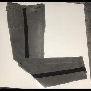 Frame Le High Skinny Velvet Stripe Jean. Size 30.